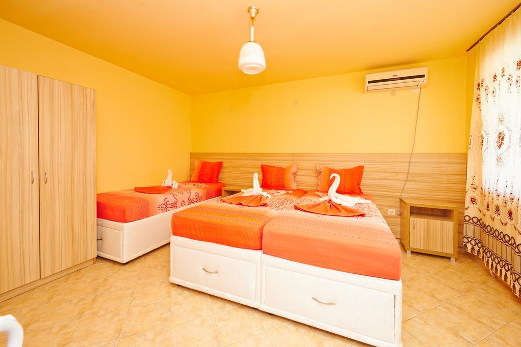 Viva Beach Hotel Pomorie Phòng bức ảnh