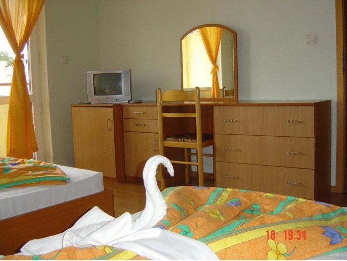 Viva Beach Hotel Pomorie Phòng bức ảnh